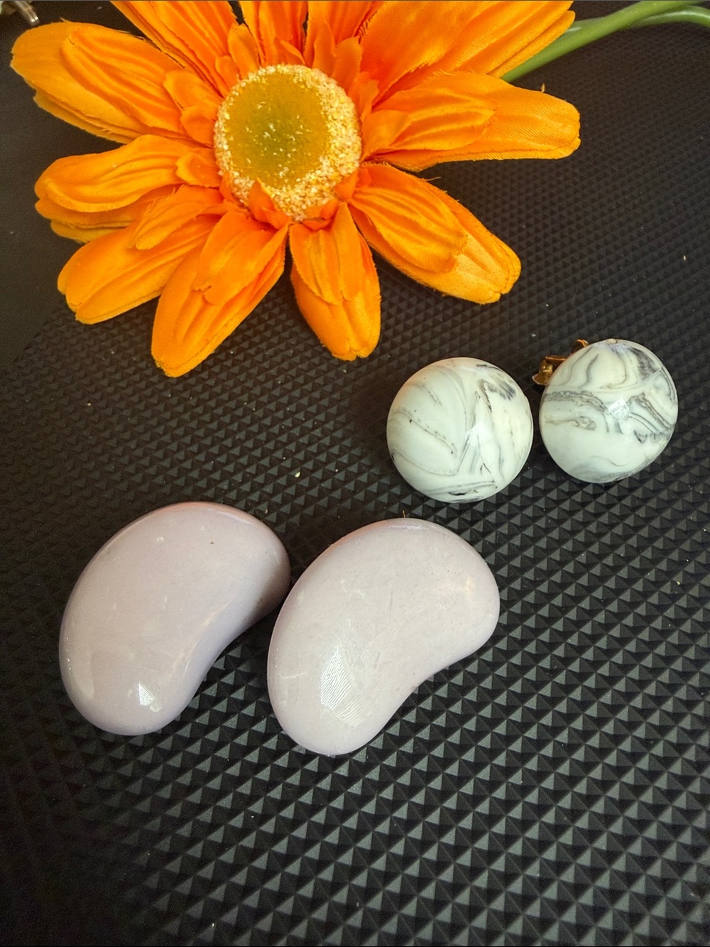 Elegant Lavender and Marble Clip-On Earrings - Unbranded